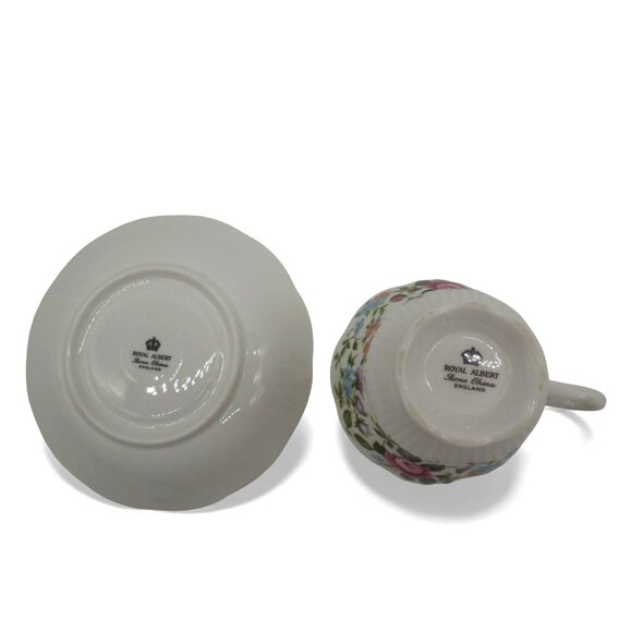 ROYAL ALBERT Floral Teacup & Saucer Set Bone China Gold Trim England Vintage - Picture 8 of 10